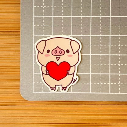 大きなハートをあげたいブタちゃん。